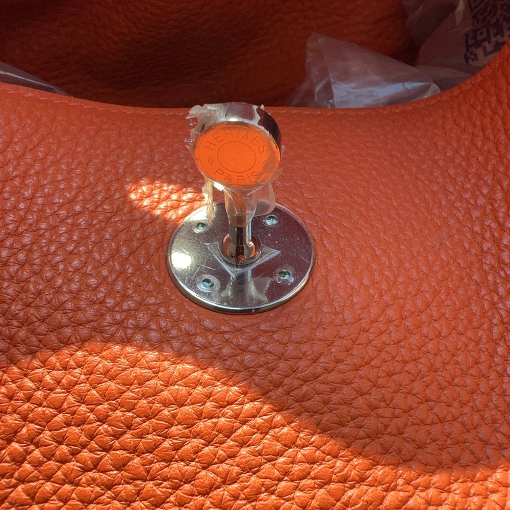 Hermes Orange Clemence Palladium Plated Lindy Bag 30 - Picture 4 of 12